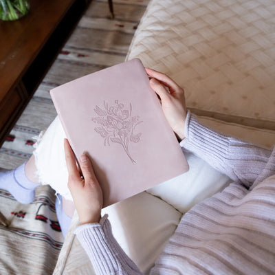 KJV Large Print Notetaking Bible: Shiloh Theme-402 MISC GIFTS-Hosanna Revival-Adelyn Elaine's Boutique, Women's Clothing Boutique in Gilmer, TX